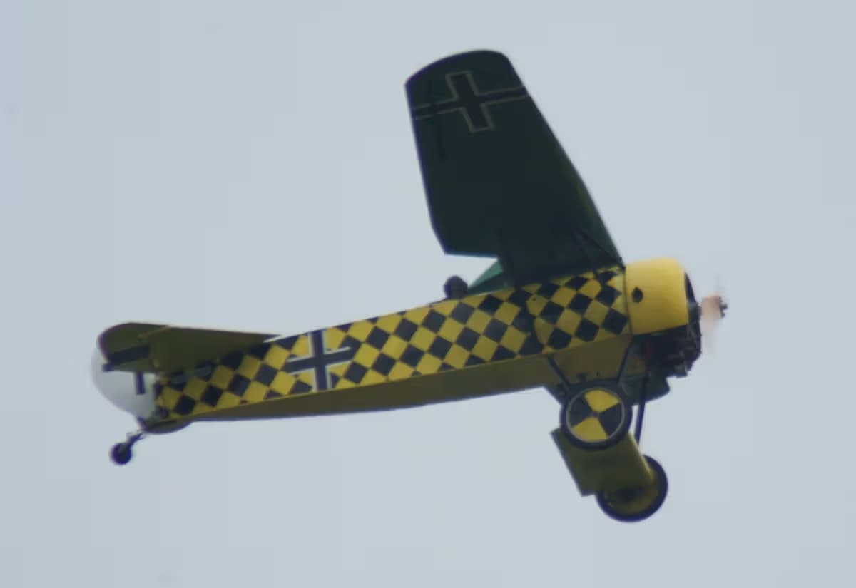 Unidentified — Single-engine aircraft