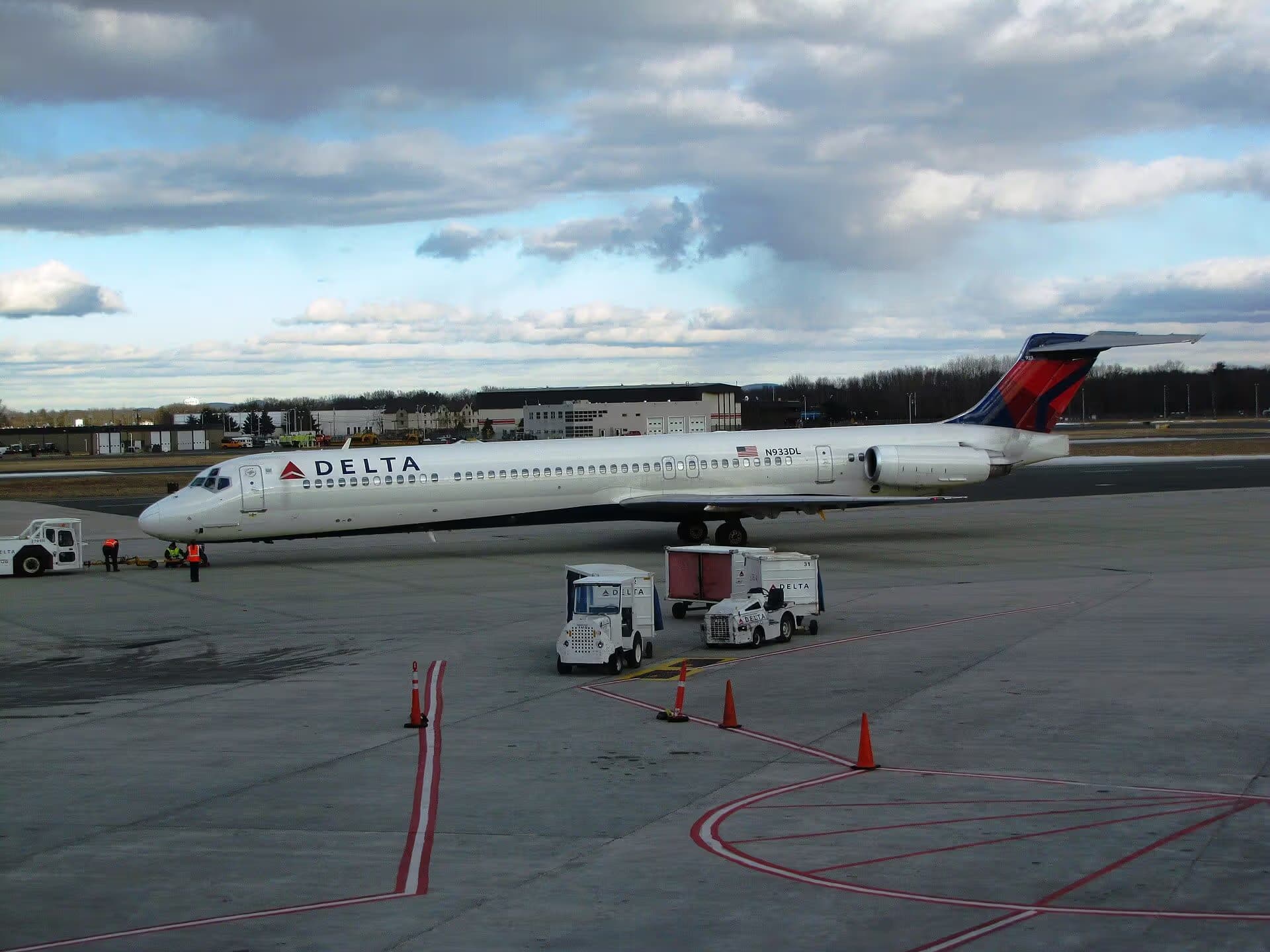 N933DL — Aircraft