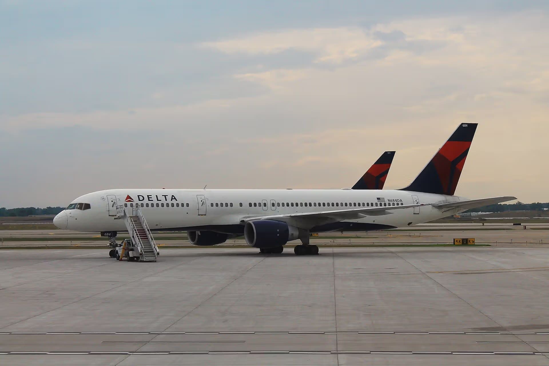 N684DA — Boeing