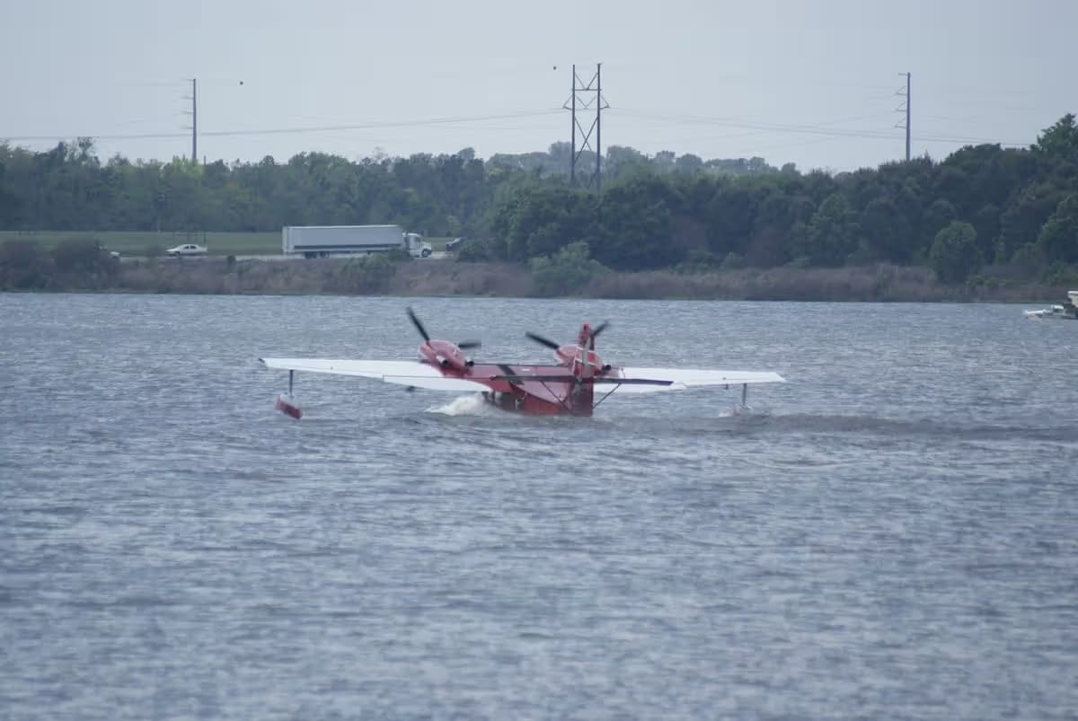 N144GW — Twin-engine aircraft