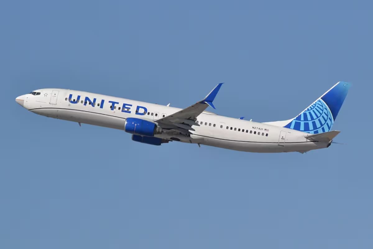 N27421 — Boeing