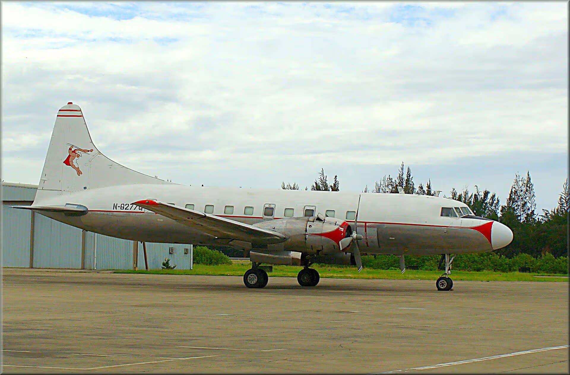N8277Q — Twin-engine aircraft