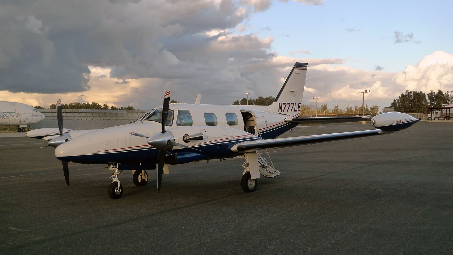 N777LE — Aircraft