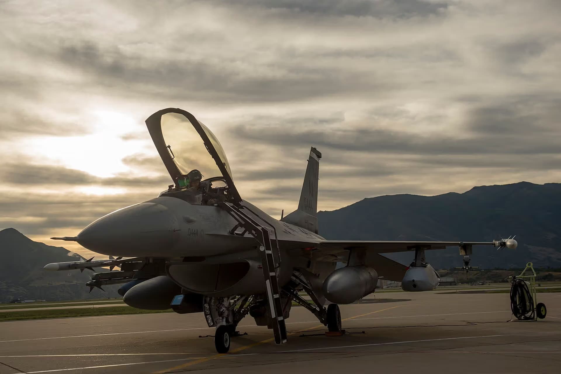 Unidentified — Aircraft at Hill Air Force Base