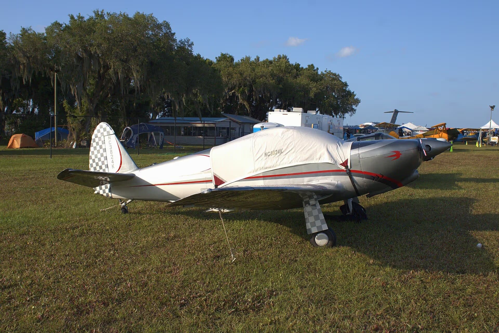 Unidentified — Single-engine aircraft