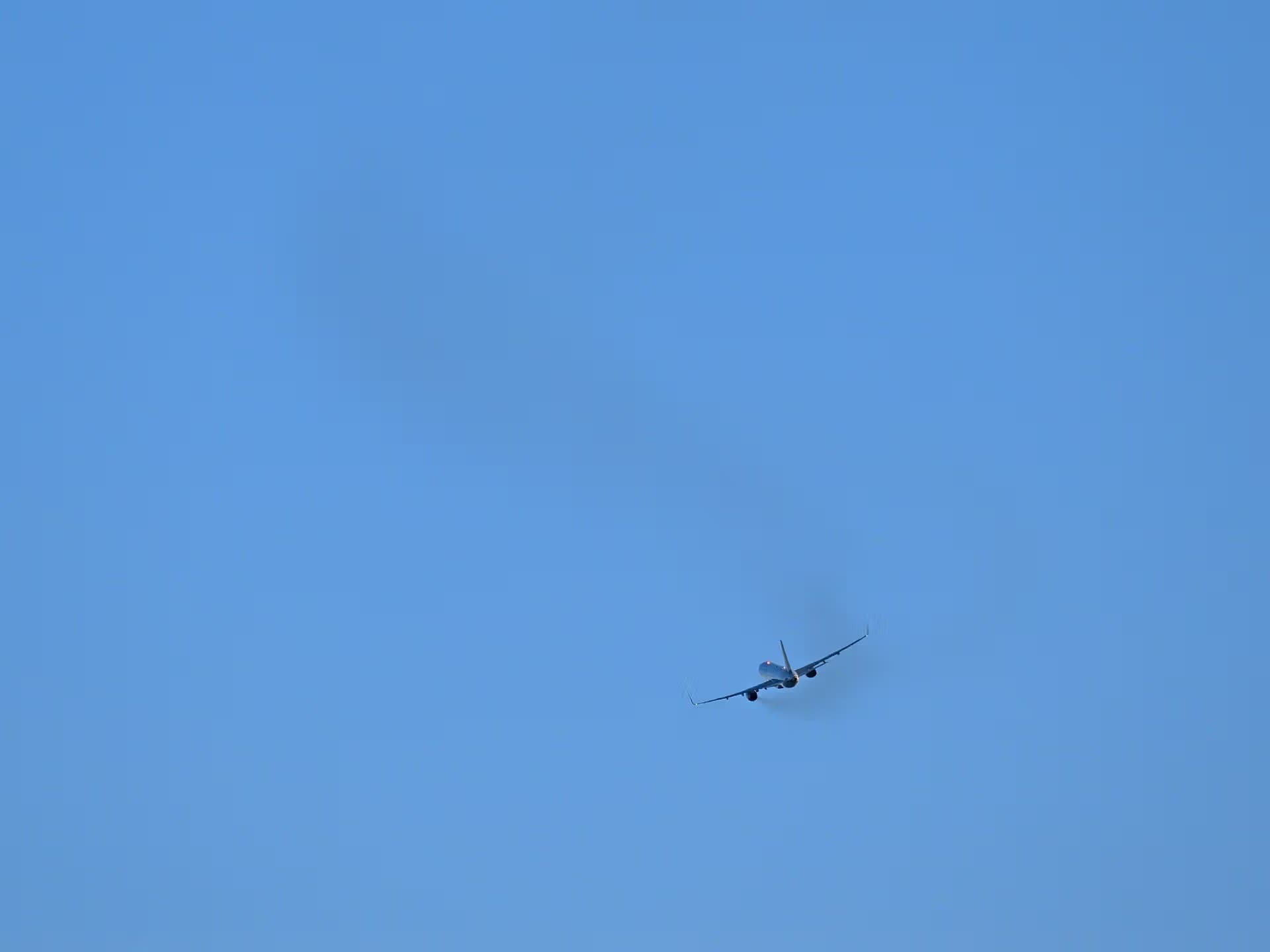 N29129 — Twin-engine aircraft