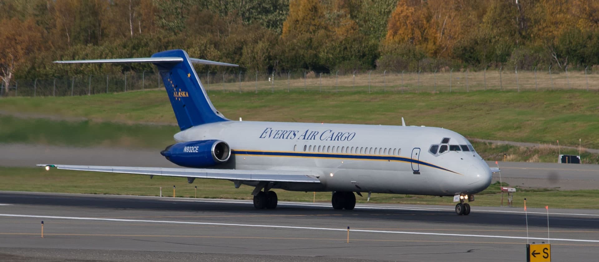 N932CE — Twin-engine aircraft
