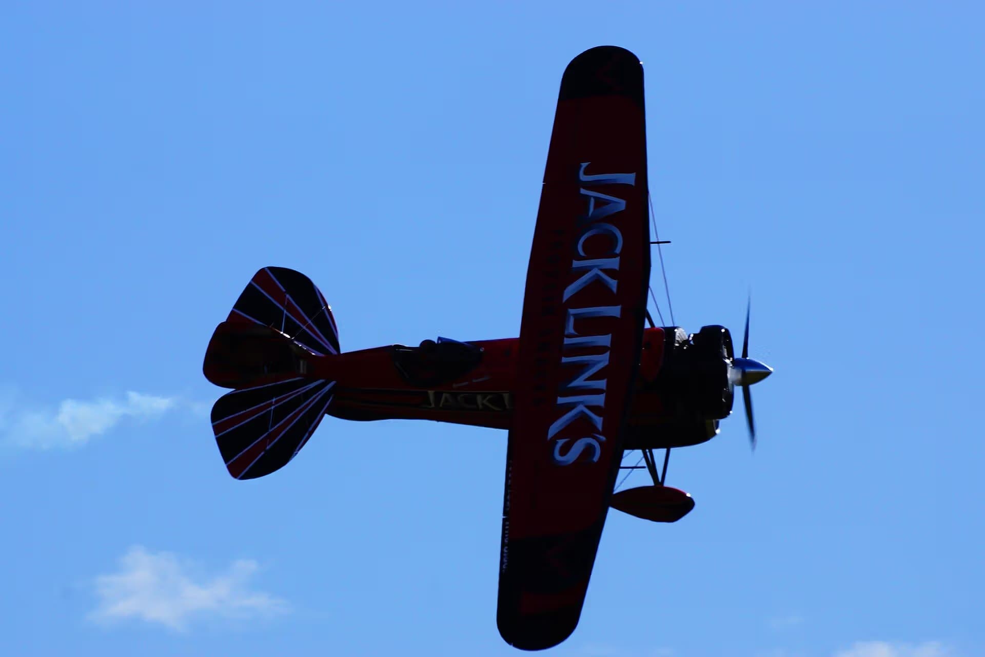 Unidentified — Single-engine aircraft