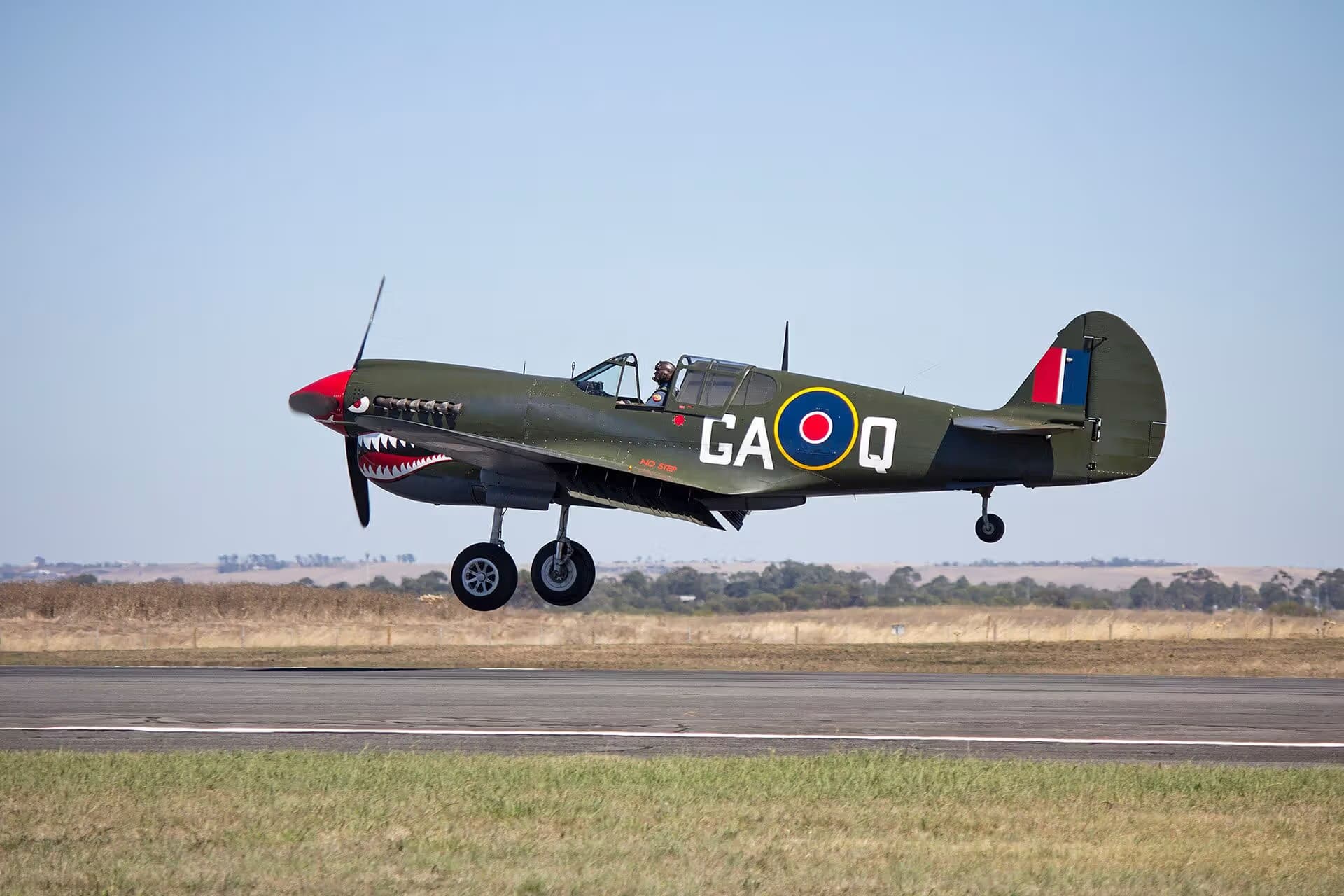 Unidentified — Single-engine aircraft