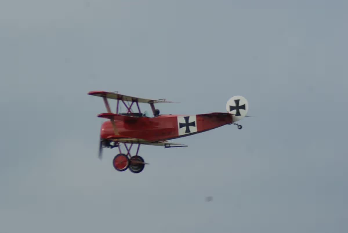 Unidentified — Single-engine aircraft