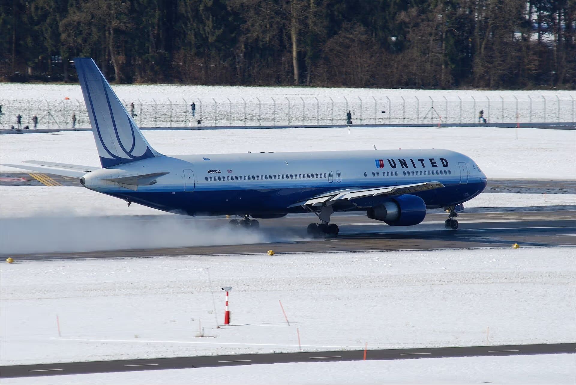 N656UA — Boeing