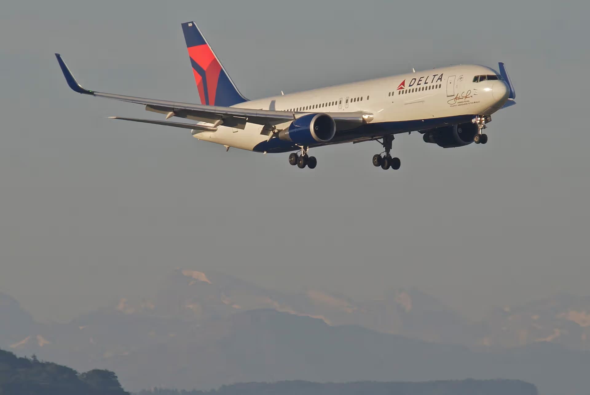 N16065 — Boeing