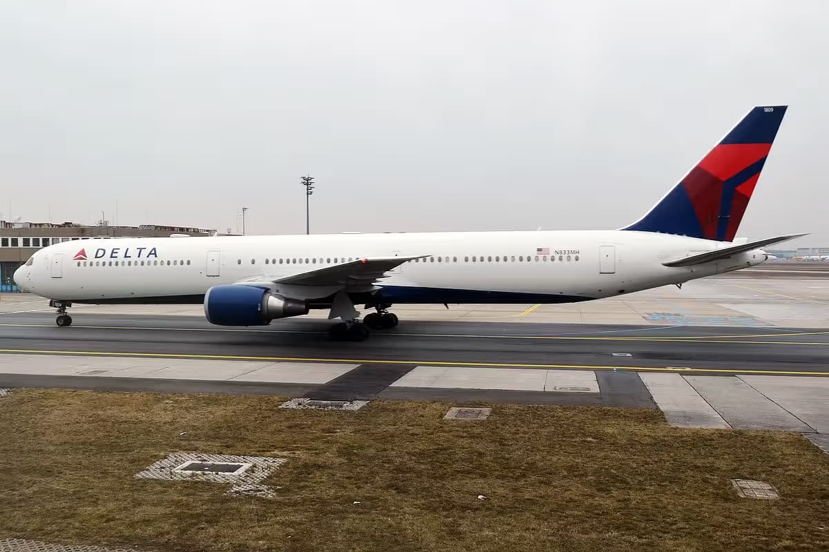 N833MH — Boeing