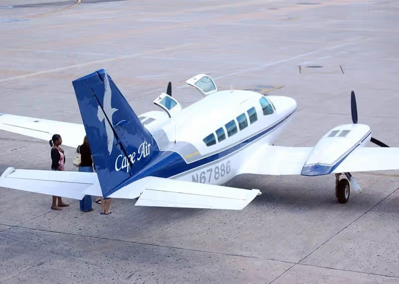 N67886 — Twin-engine aircraft