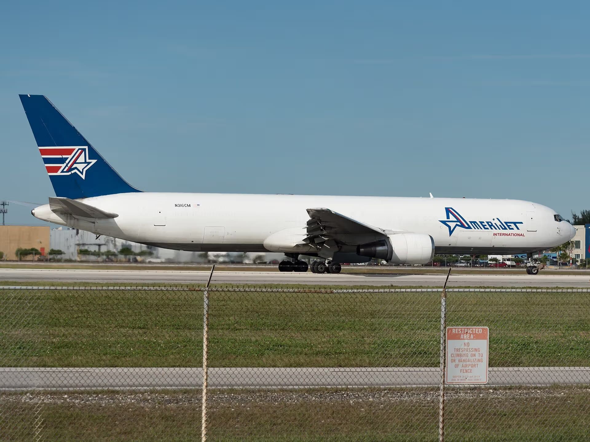 N316CM — Boeing at Miami International Airport