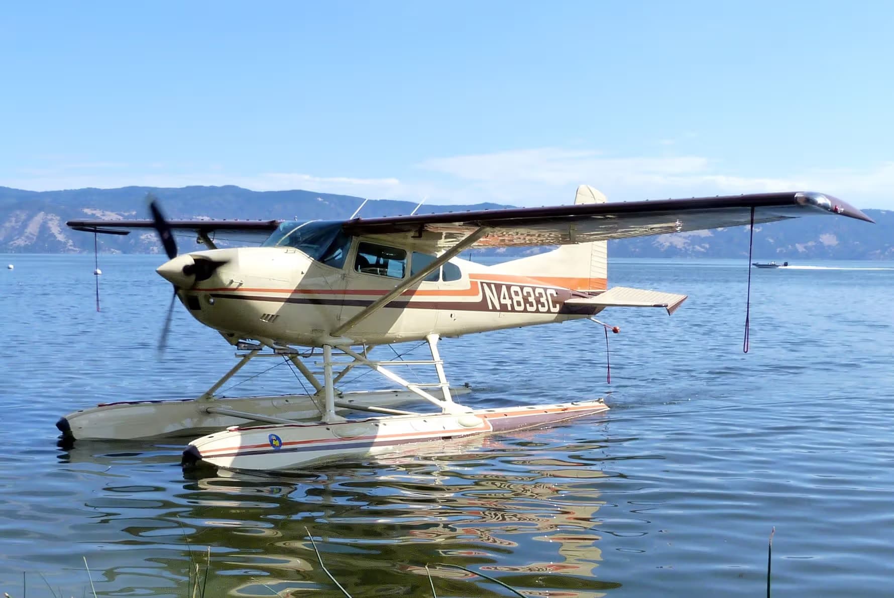 N4833C — Floatplane