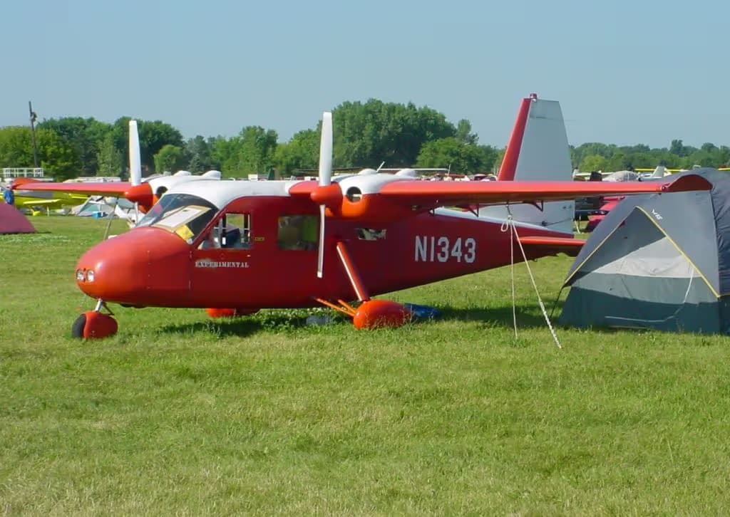 N1343 — Twin-engine aircraft