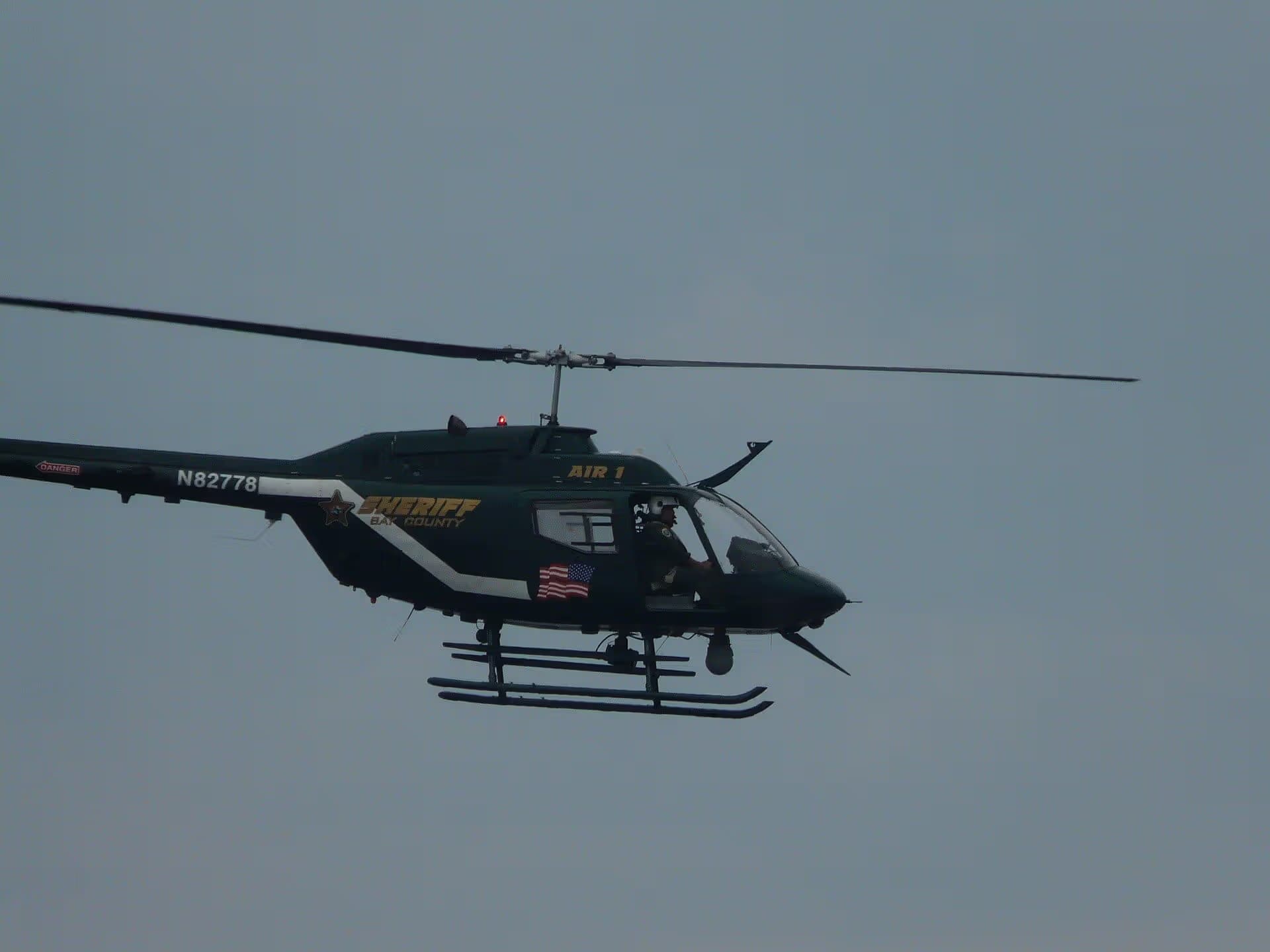 N82778 — Helicopter