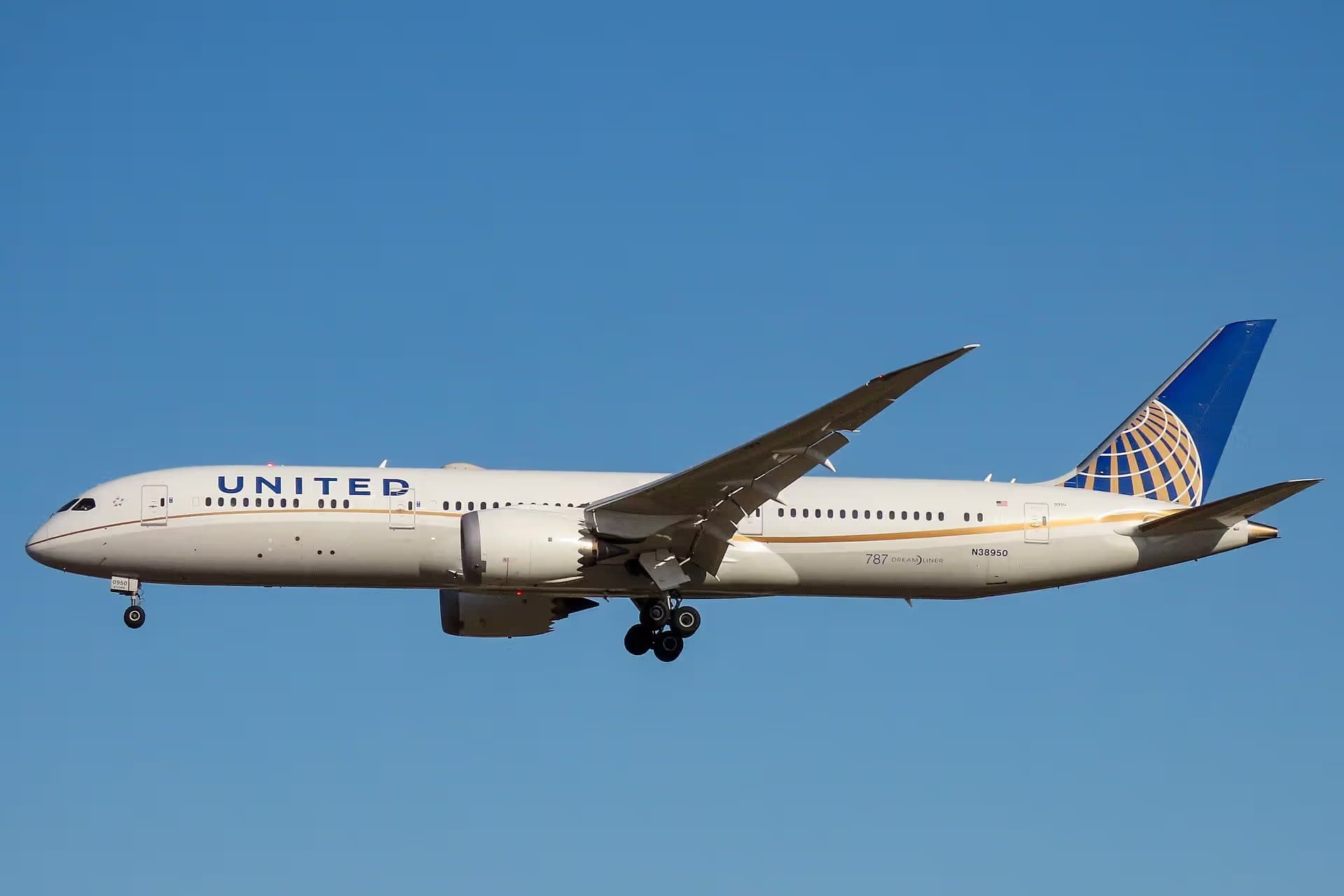 N38950 — Boeing