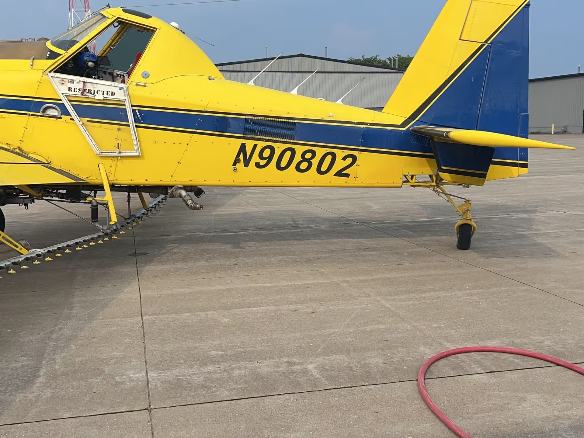 N90802 — 2000 Air Tractor AT-802A at Muscatine Municipal Airport