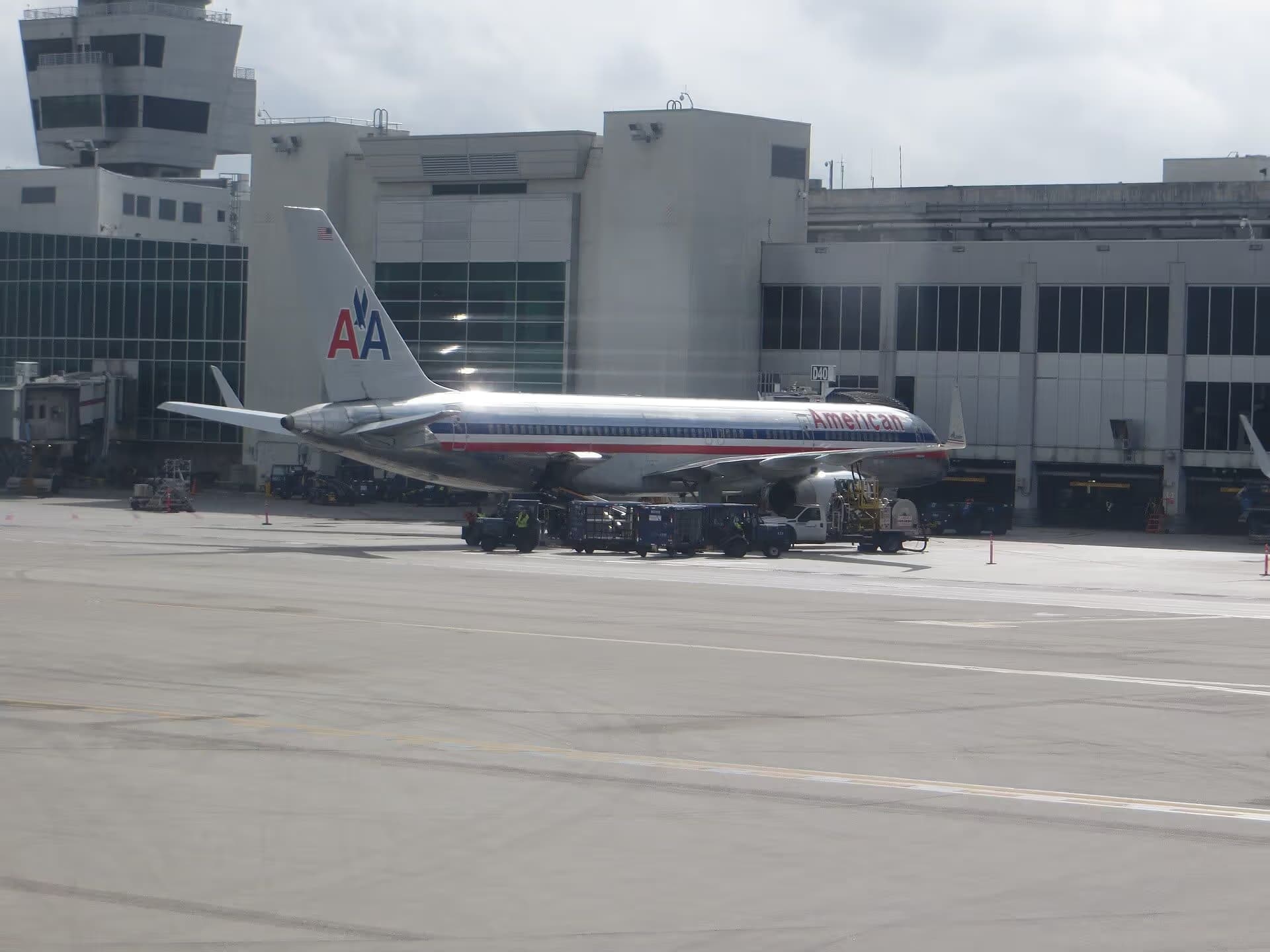 N676AN — Aircraft