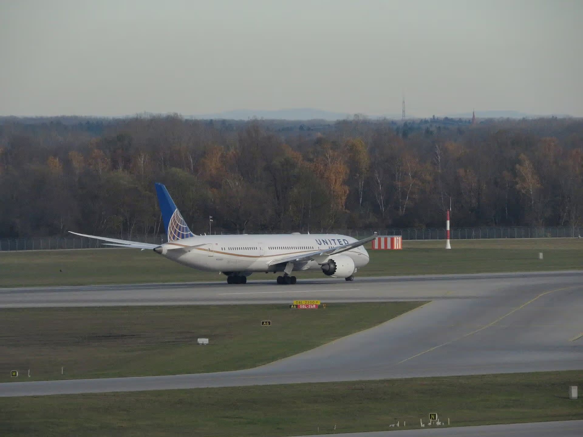 N26960 — Boeing at Munich Airport