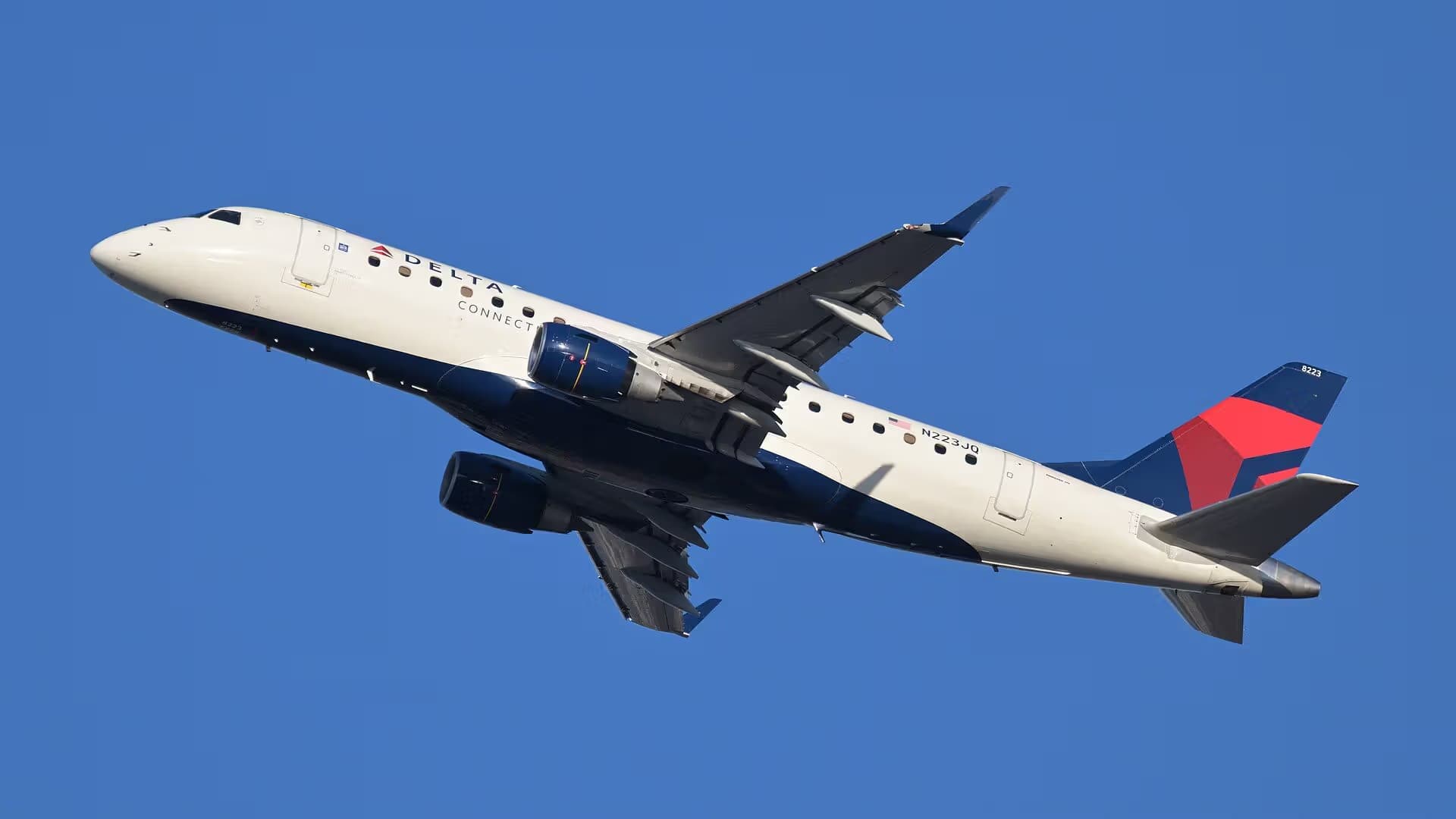 N223JQ — Embraer