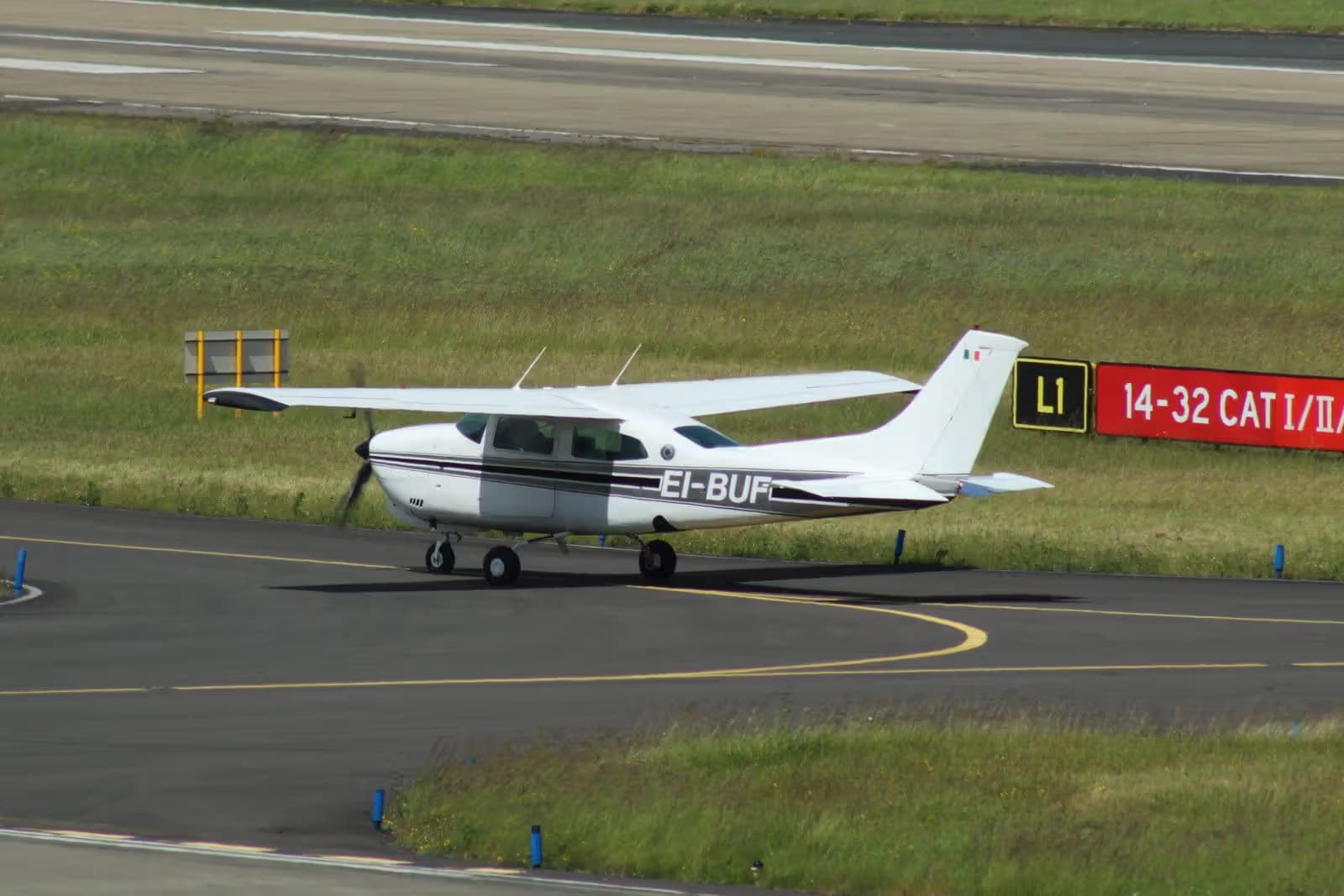 EI-BUF — Cessna