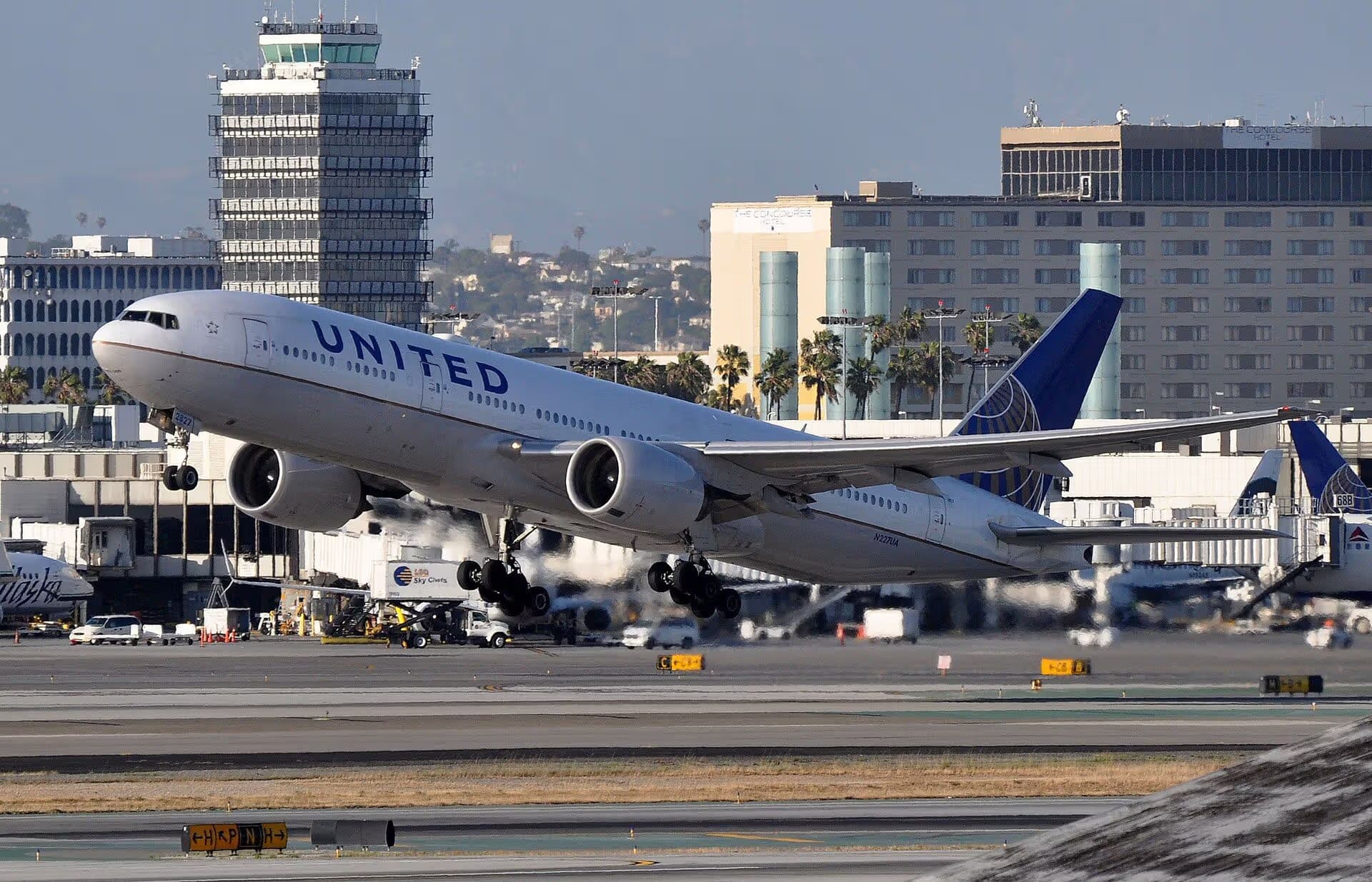 N227UA — Boeing
