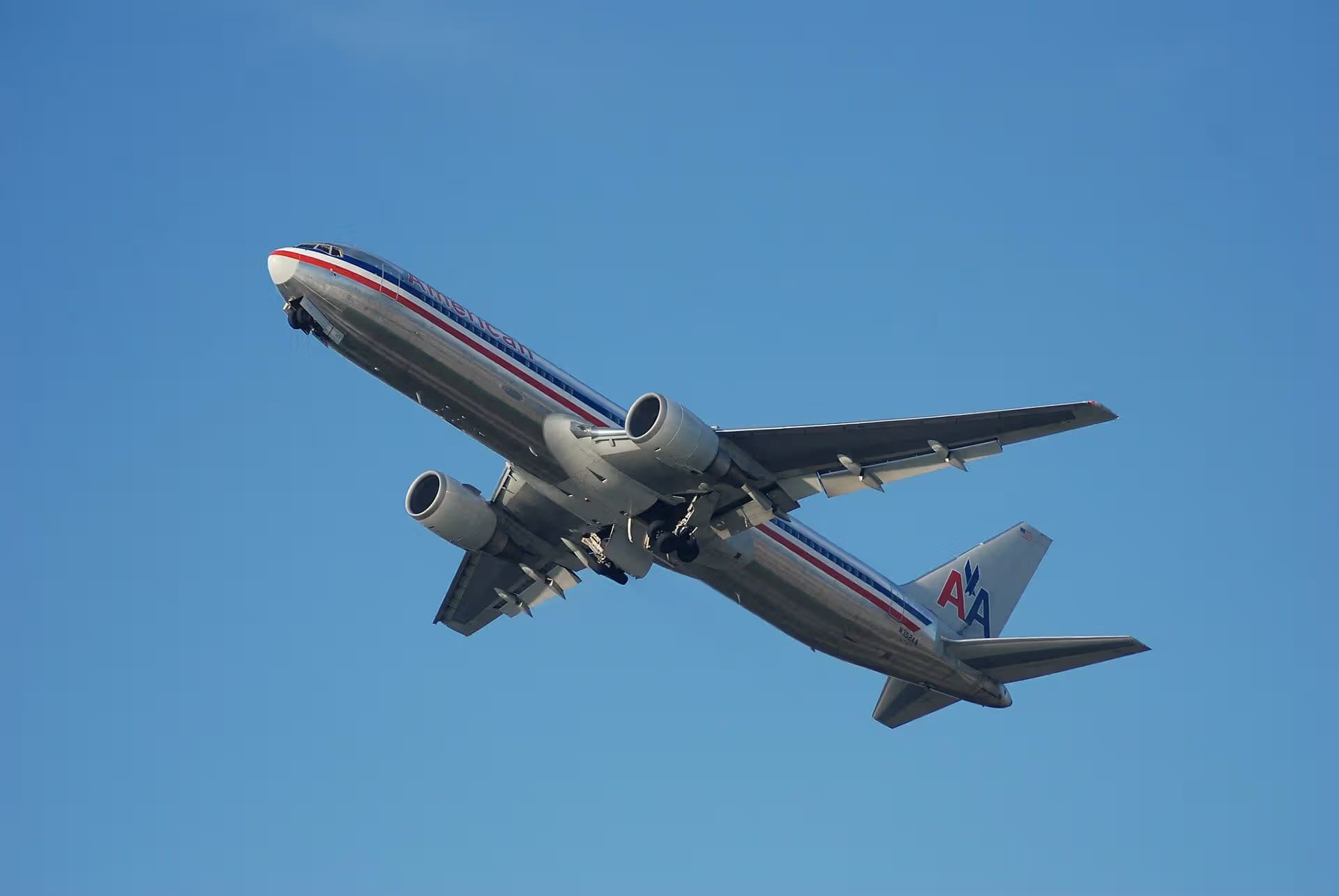 N352AA — Boeing