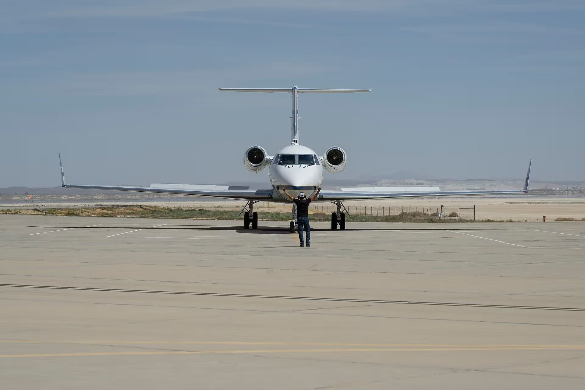 N808NA — Business jet
