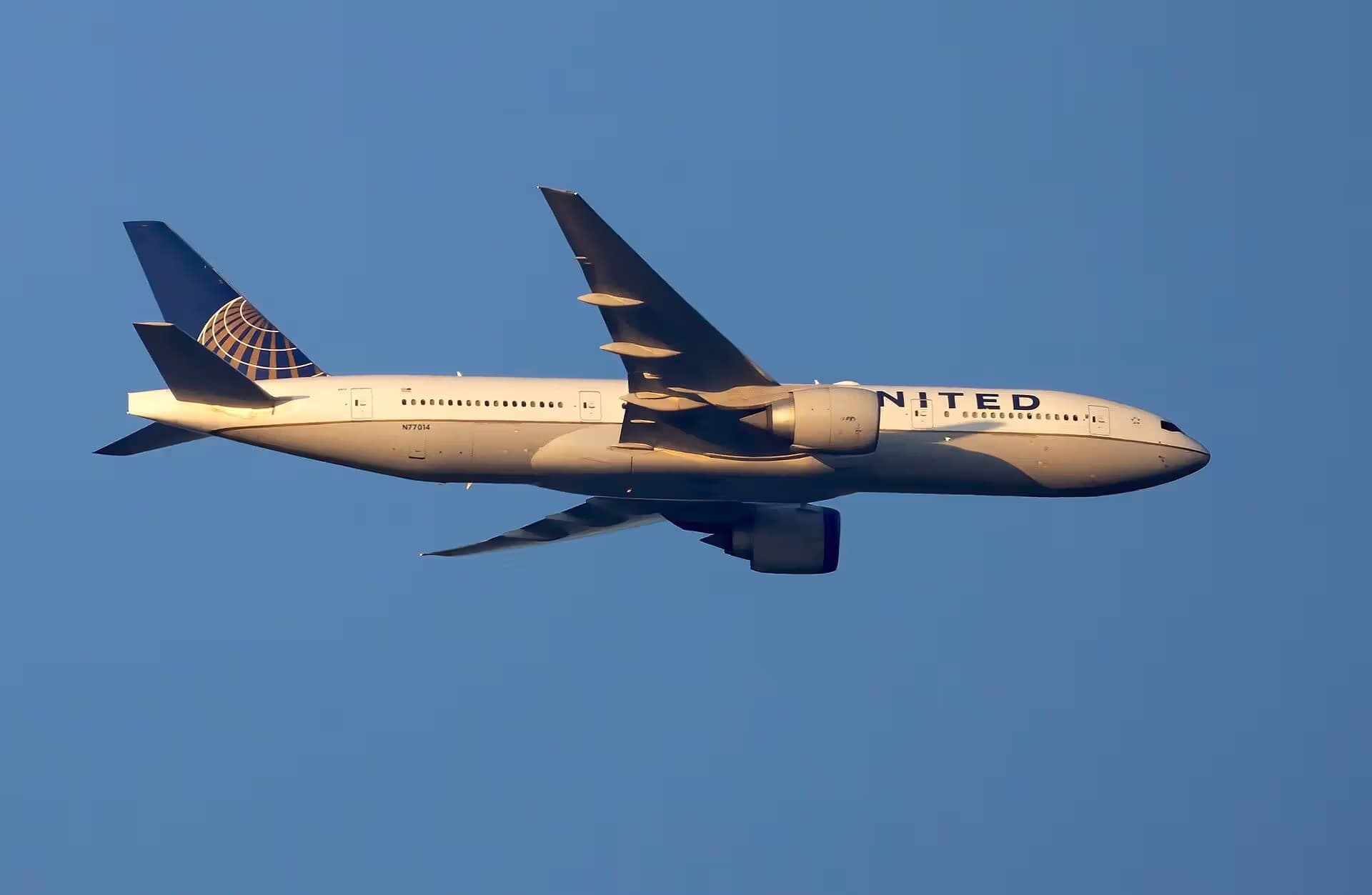 N77014 — Boeing