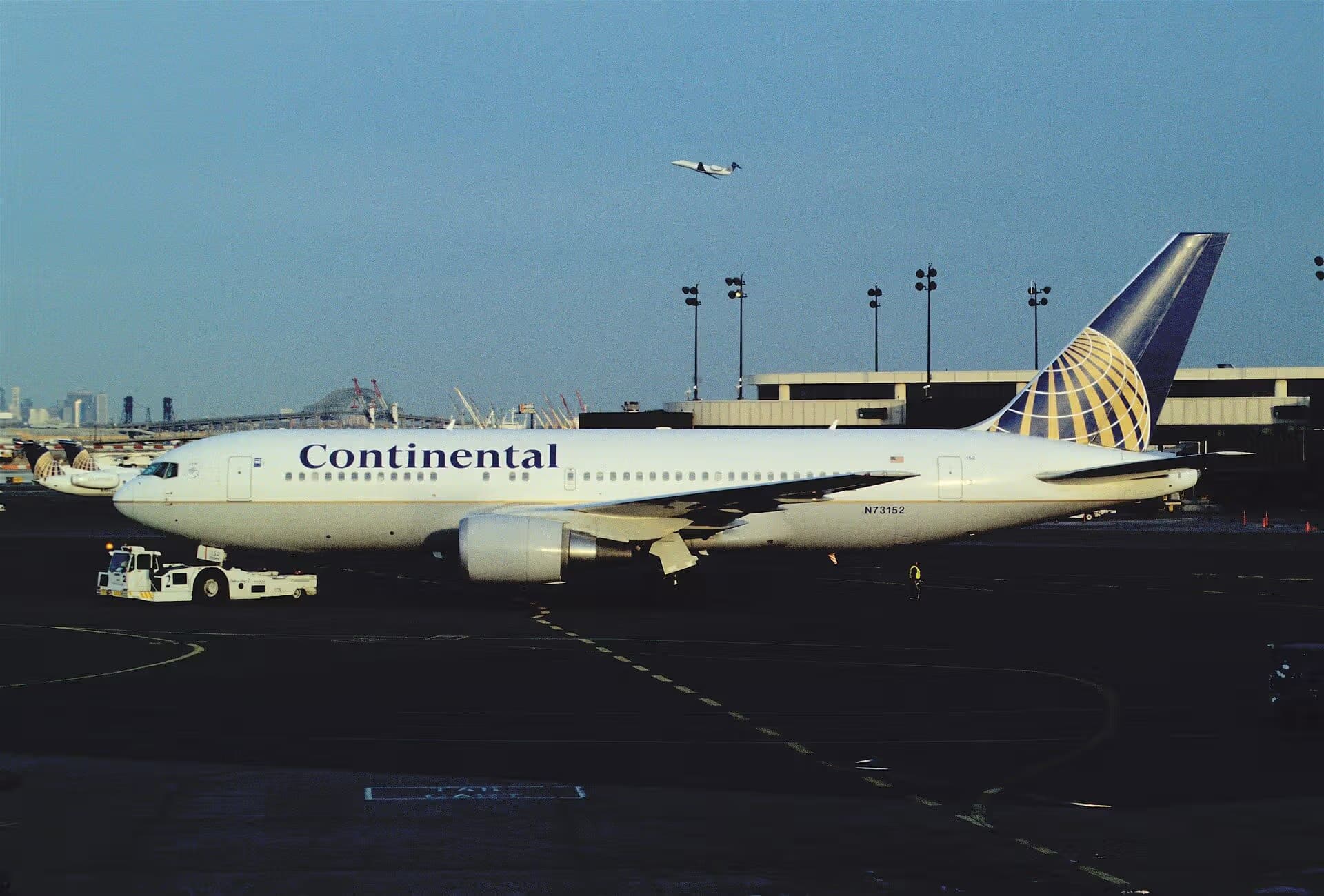 N73152 — Twin-engine aircraft