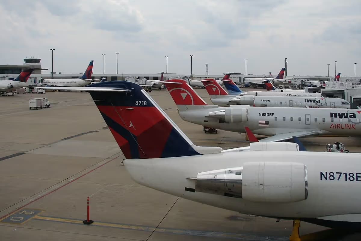 N8718E — Aircraft