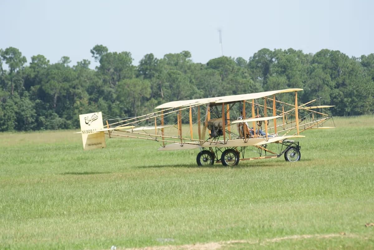 Unidentified — Aircraft