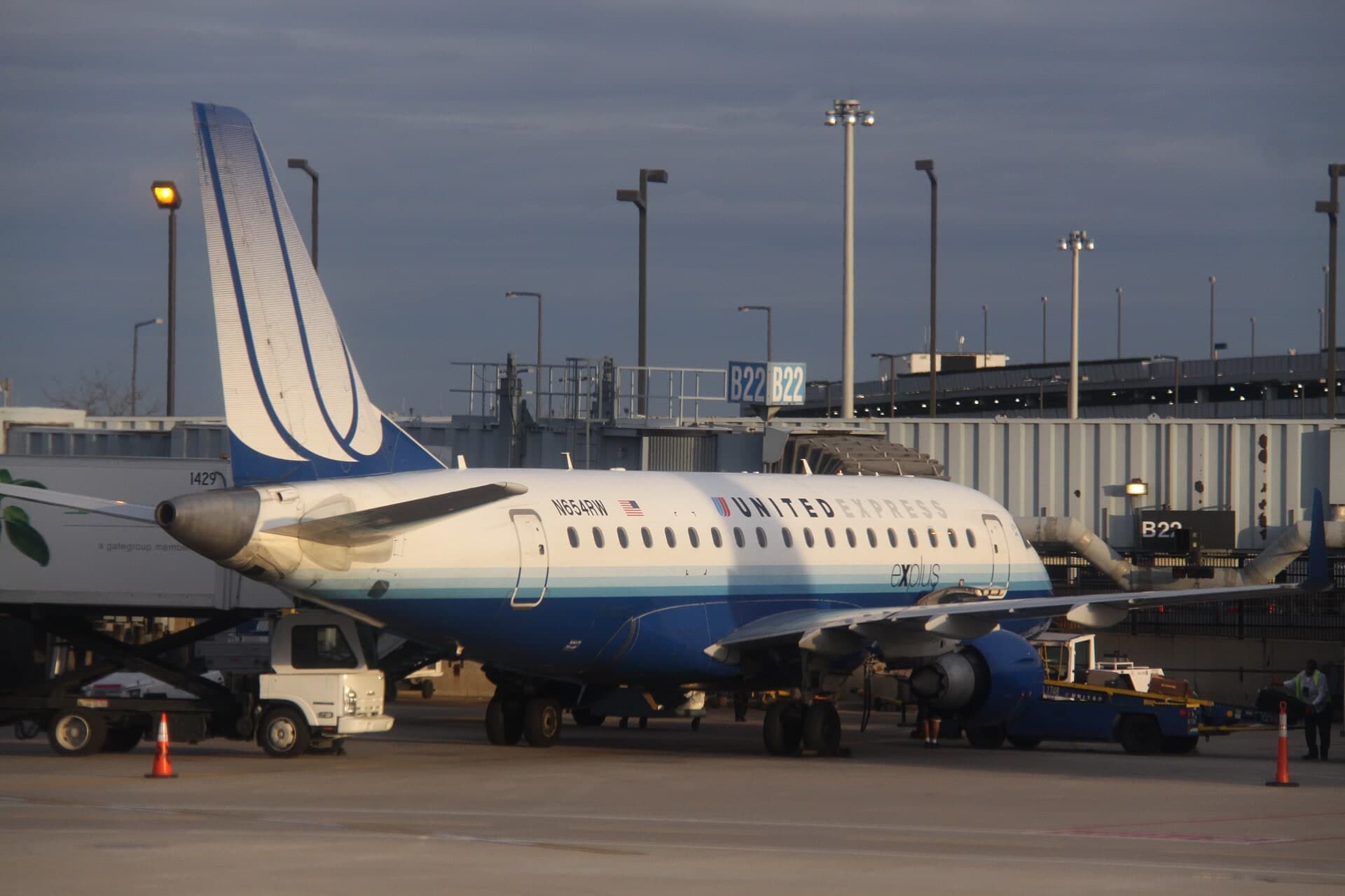 N654RW — Embraer