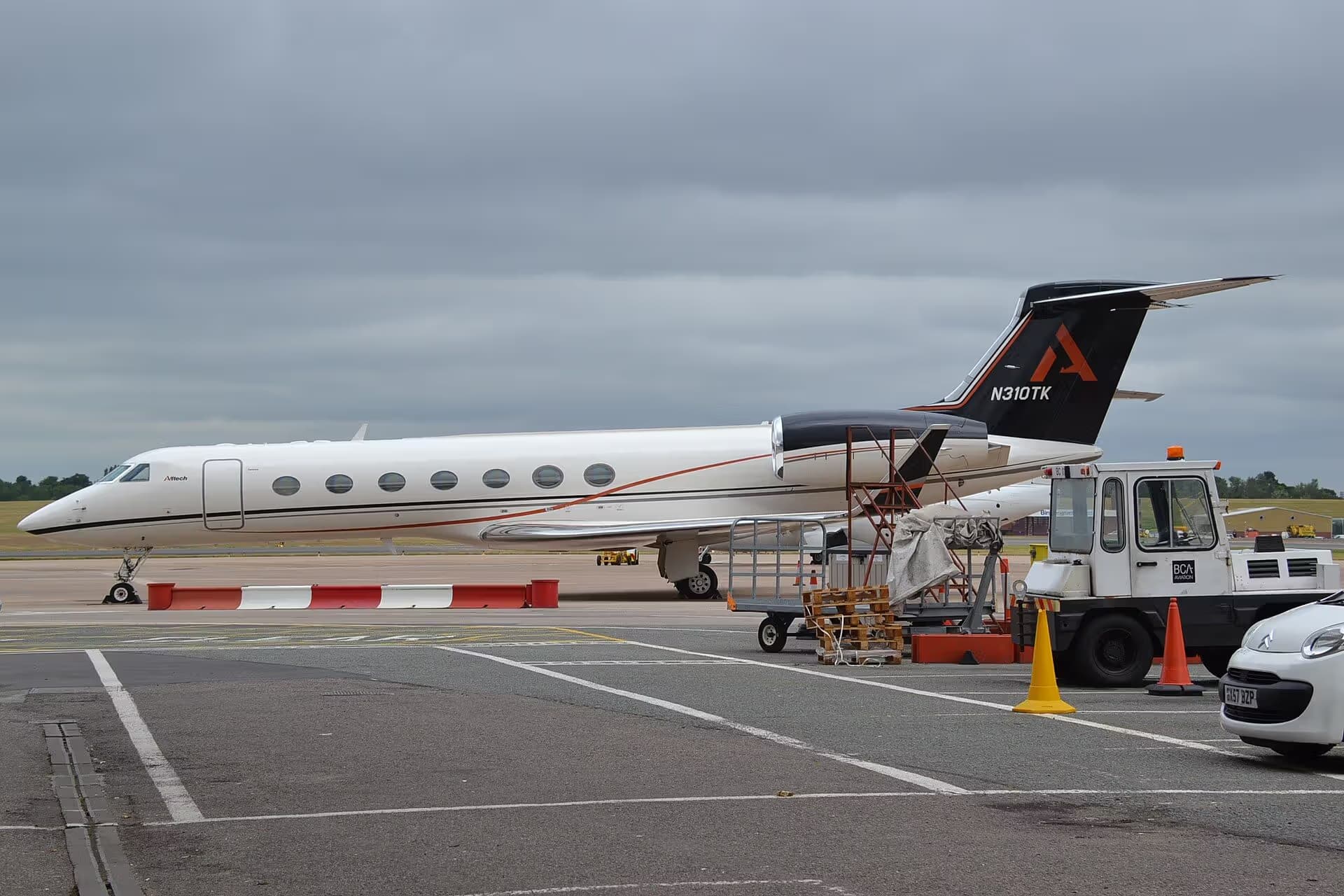 N310TK — Business jet