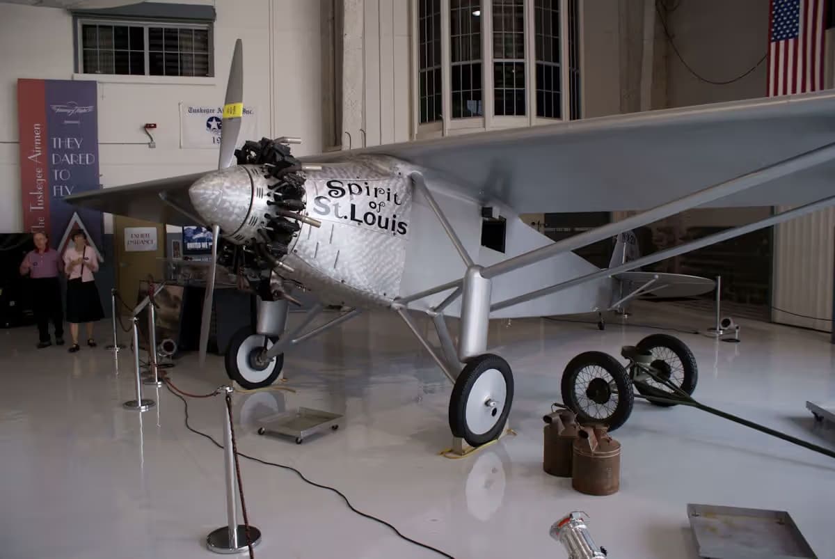 Unidentified — Single-engine aircraft