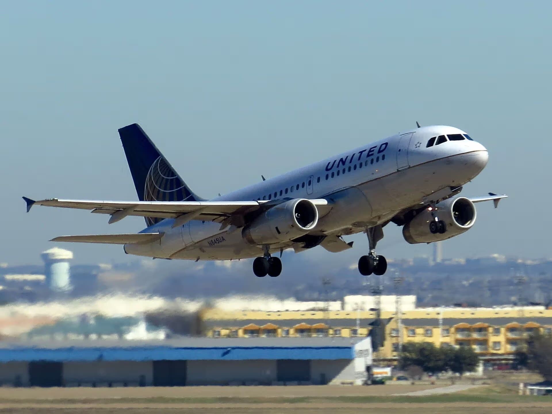 N845UA — Airbus