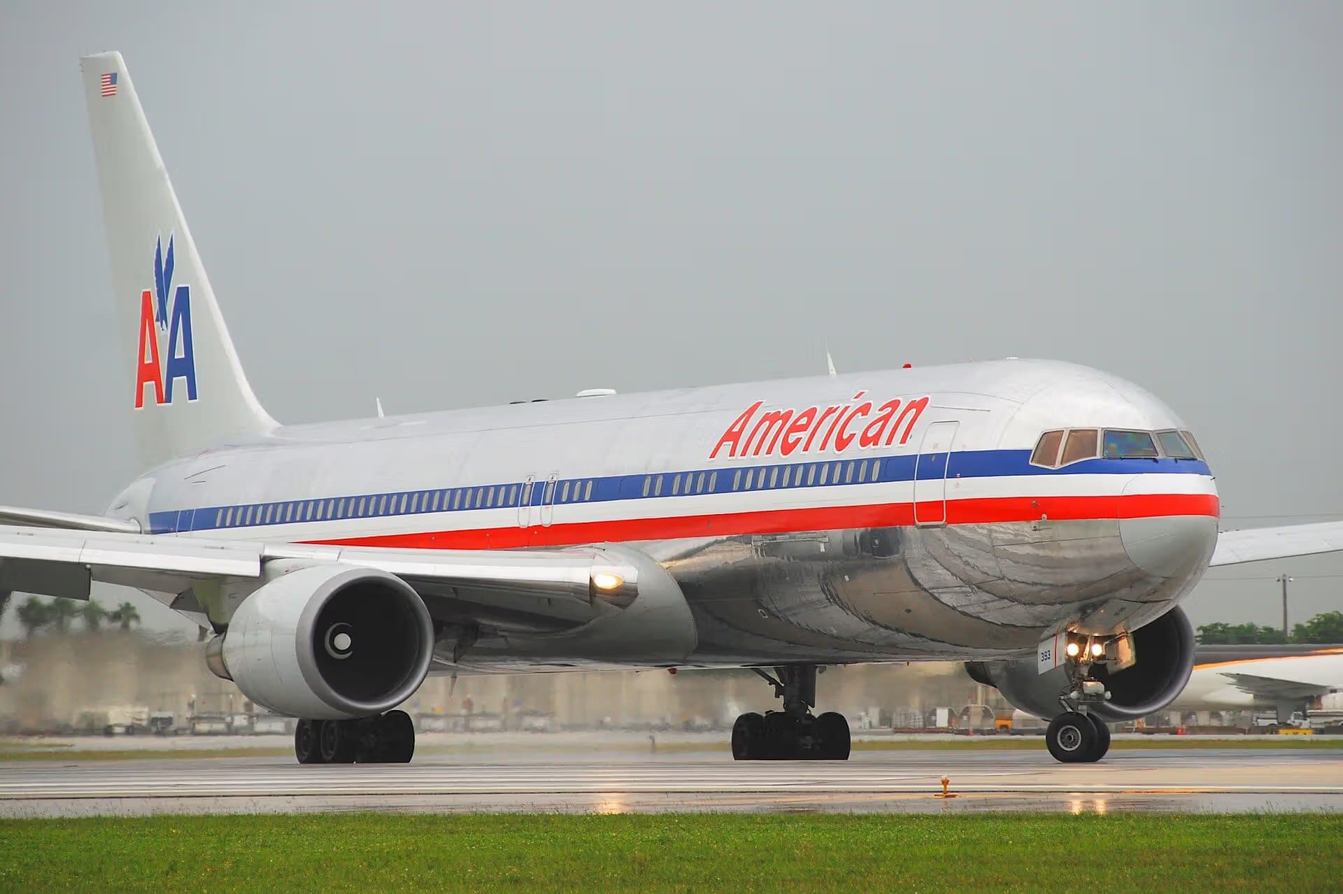 N393AN — Twin-engine aircraft