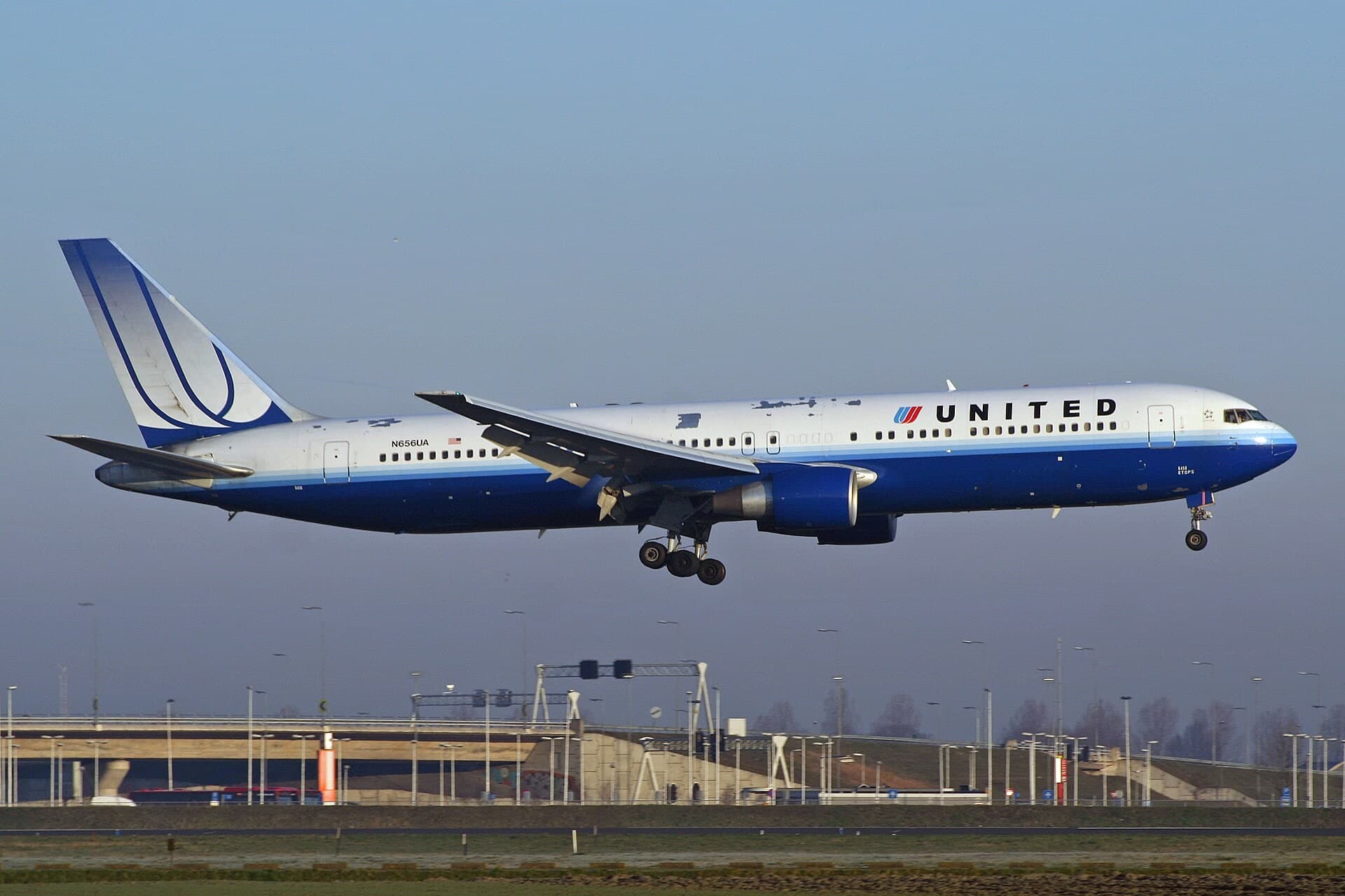 N656UA — Boeing