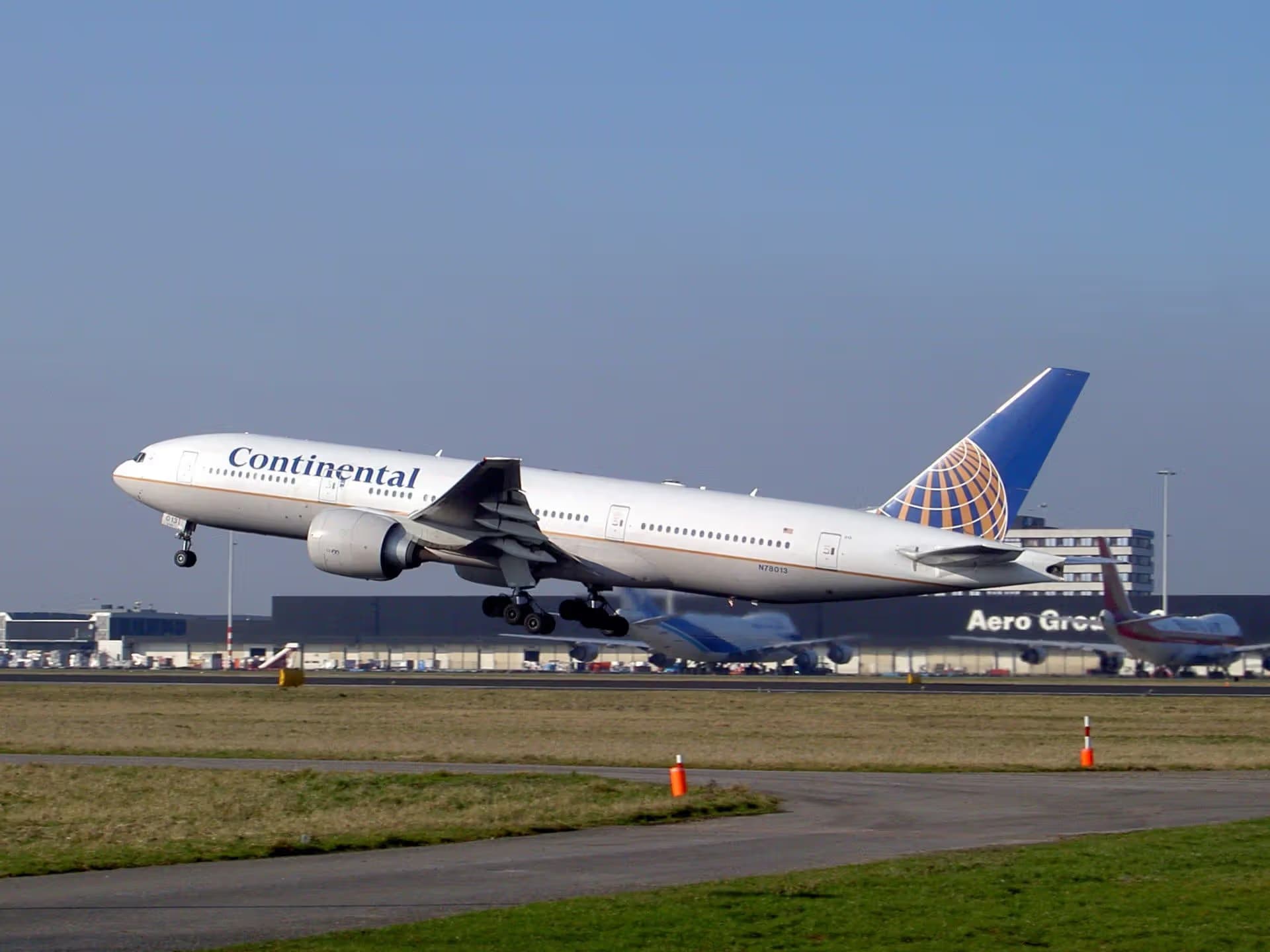 N78013 — Boeing