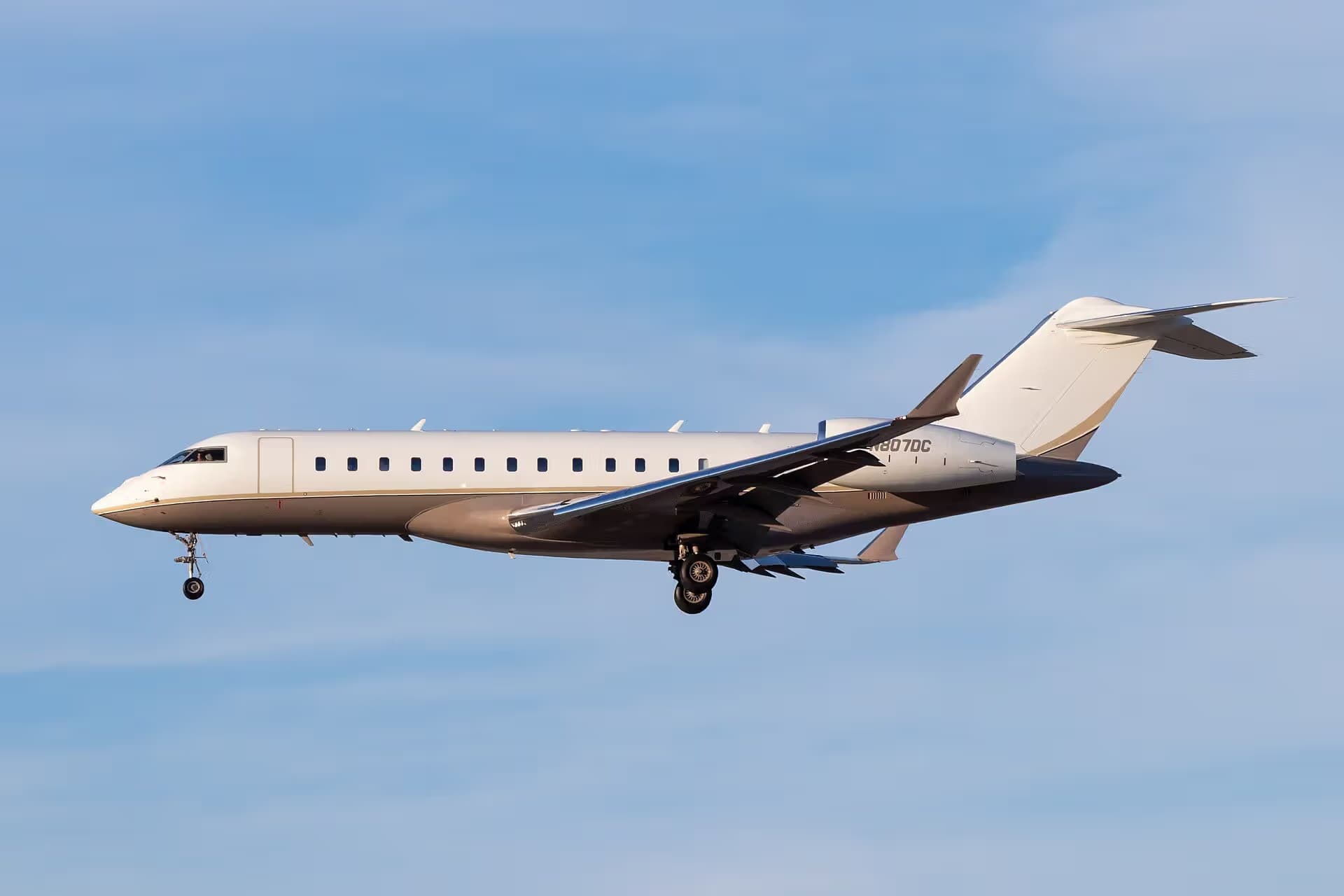 N807DC — Bombardier