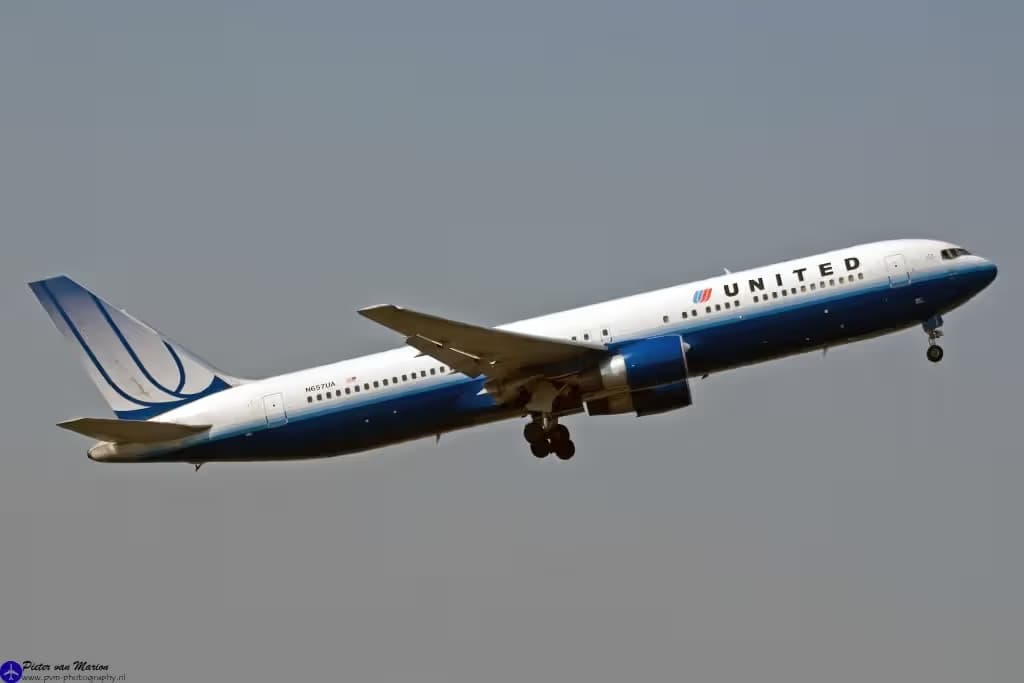 N657UA — Boeing
