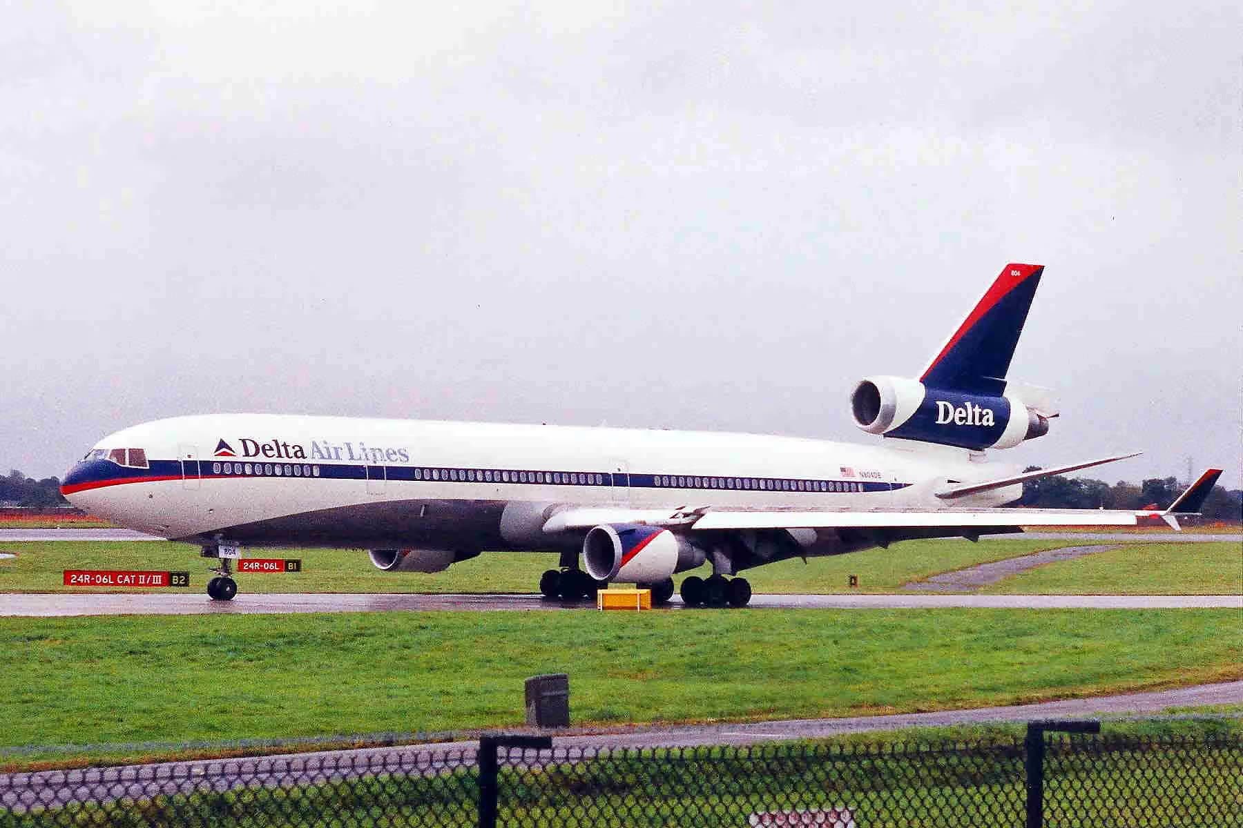 N804DE — Lockheed