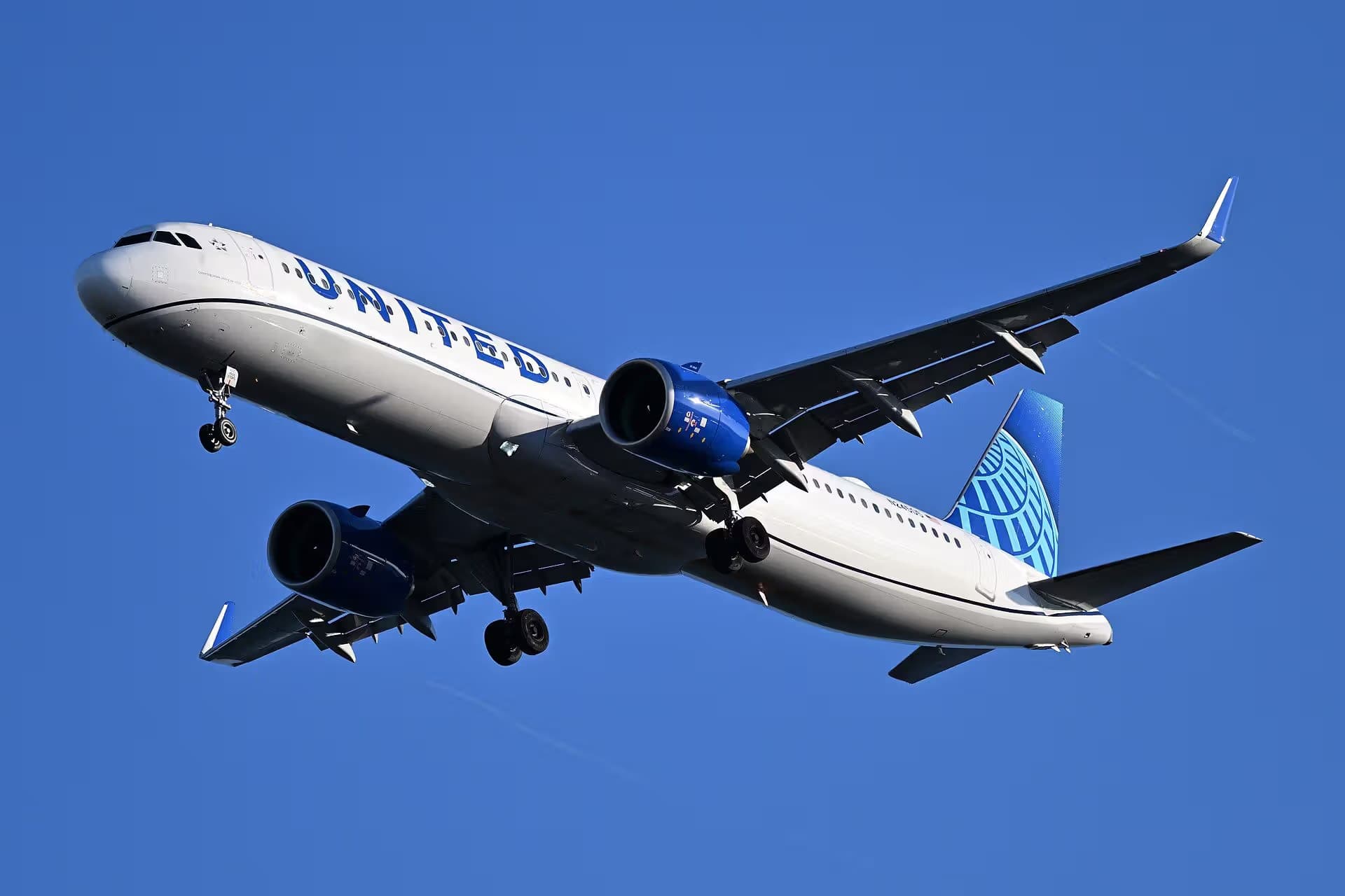 N24505 — Twin-engine aircraft