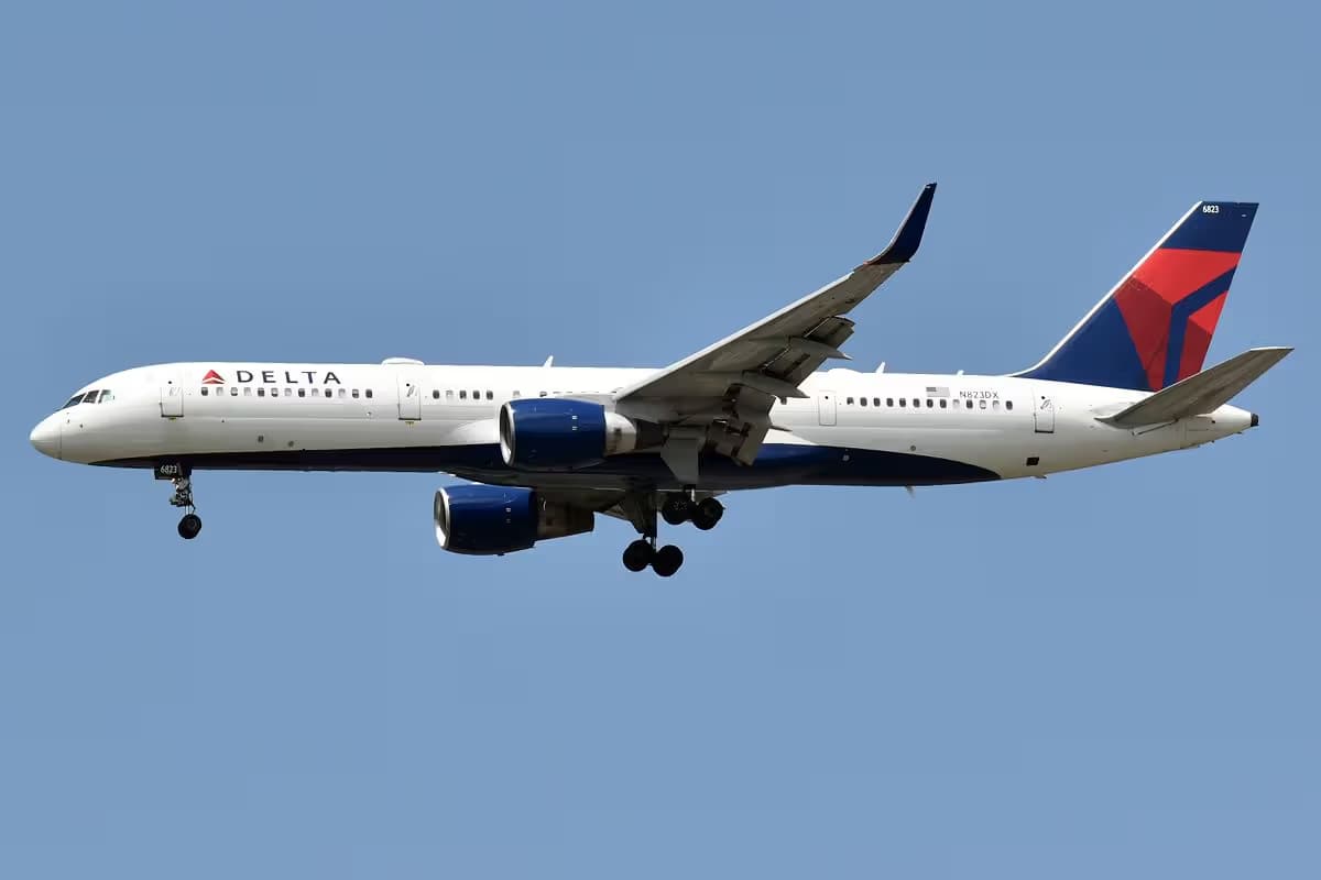 N823DX — Boeing
