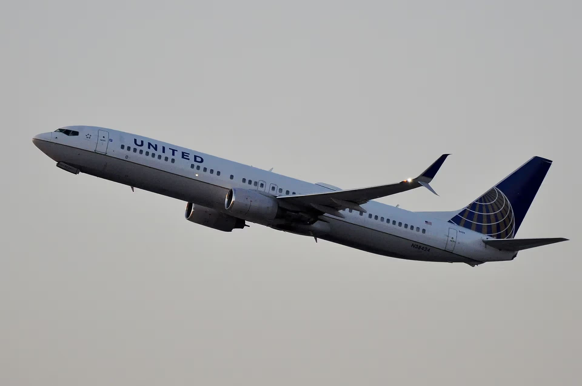 N38424 — Boeing