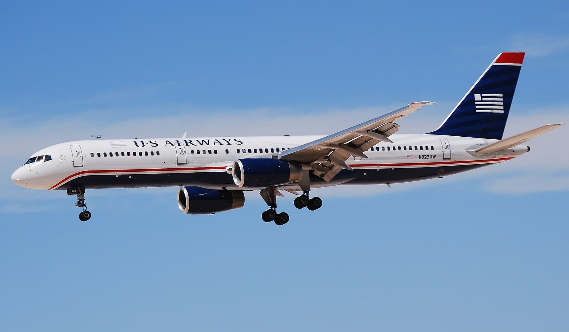 N923UW — Twin-engine aircraft