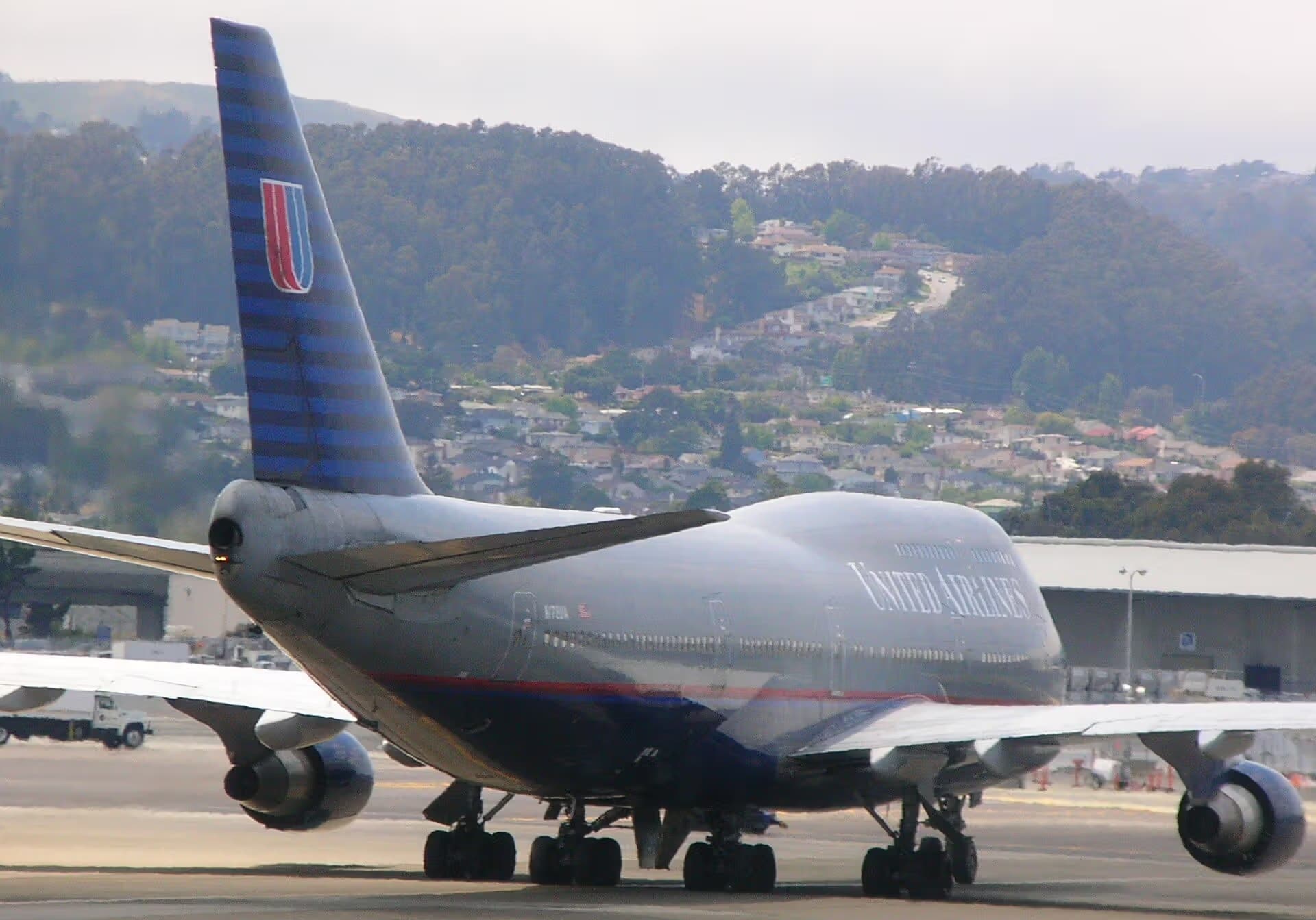 N178UA — Boeing